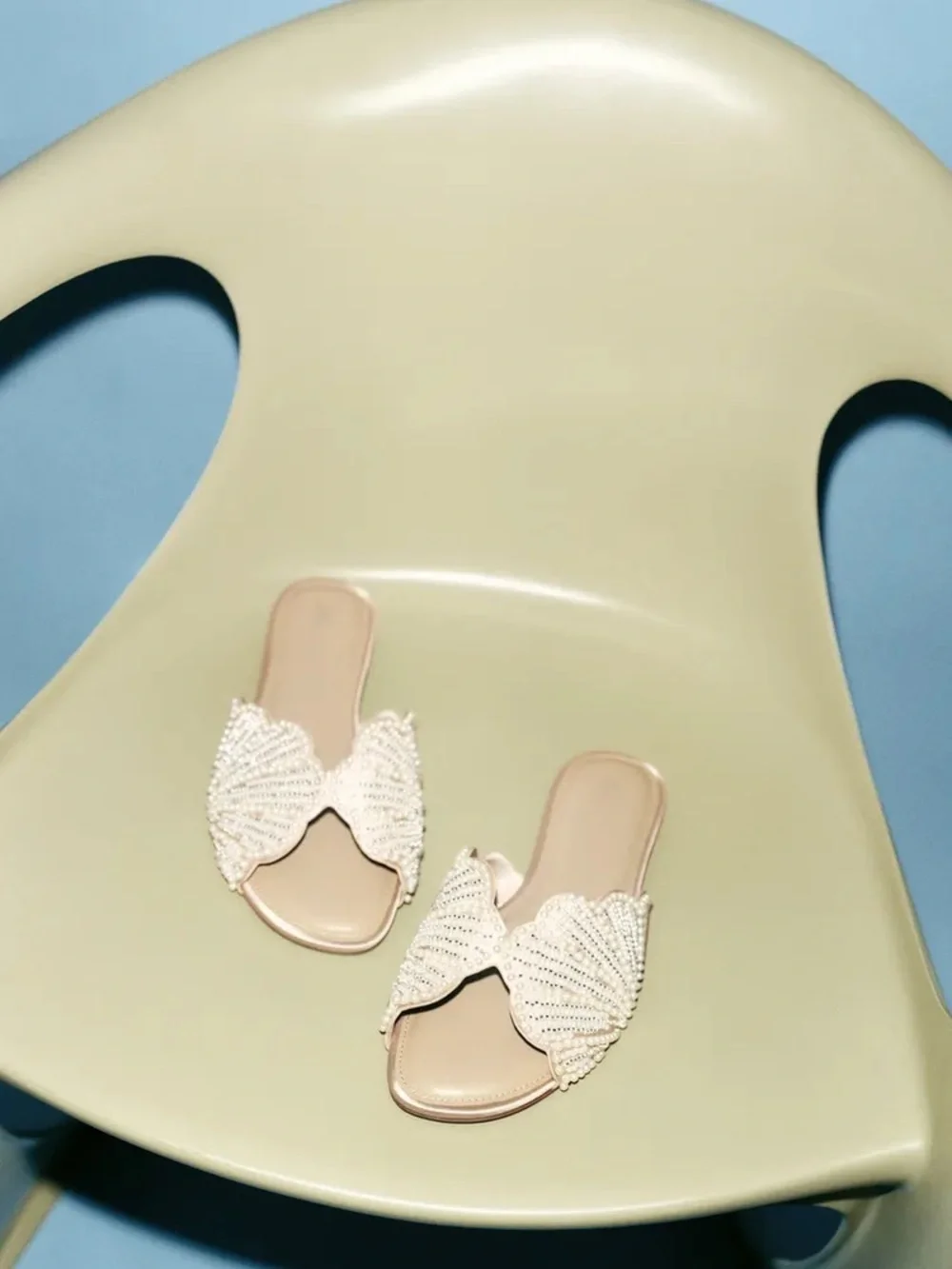 Beaded Shell Slide Sandals in Ivory NEW - Picture 3 of 7